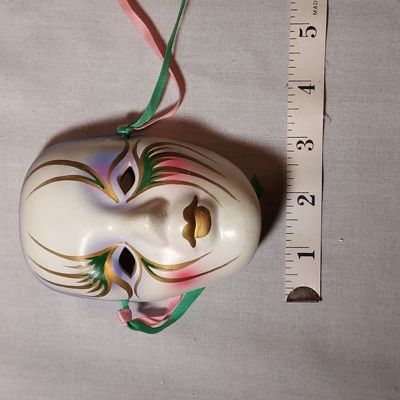 Vintage Hand Painted Carnival Face Masks Ceramic Set of 2 - Picture 5 of 8